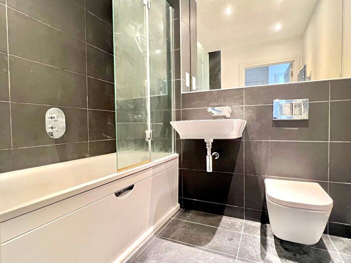 1 Bedroom Flat To Rent In Drake Way, Reading, RG2
