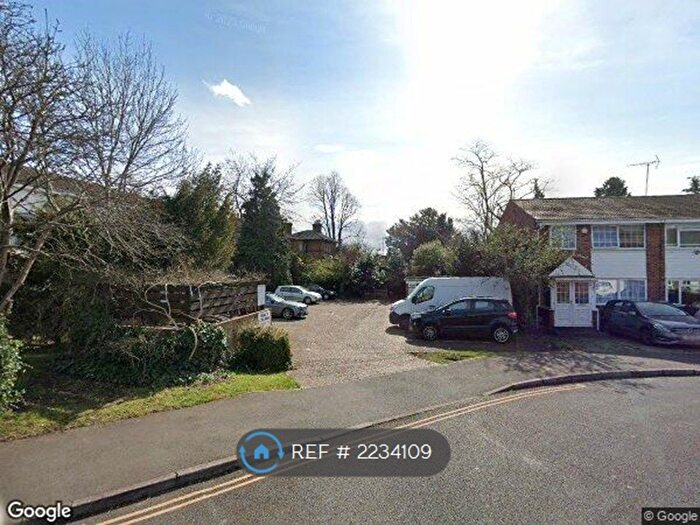 3 Bedroom Terraced House To Rent In Oakley Close, Isleworth, TW7