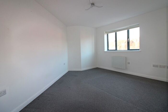 2 Bedroom Flat For Sale In Castle Road, Kidderminster, DY11