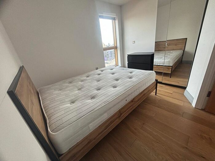 2 Bedroom Flat To Rent In Jefferson Place, Fernie Street, Green Quarter, M4