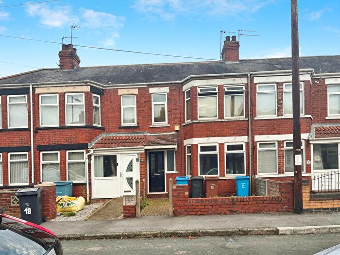 2 Bedroom Terraced House For Sale In Balmoral Avenue, Hull, HU6