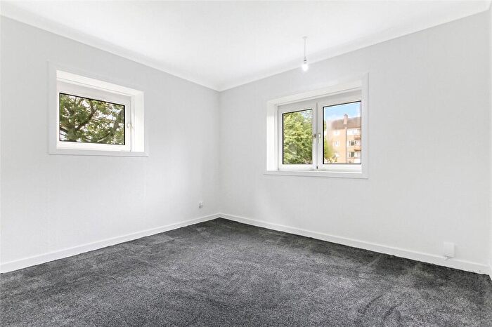 2 Bedroom Flat For Sale In Banchory Avenue, Glasgow, Glasgow City, G43