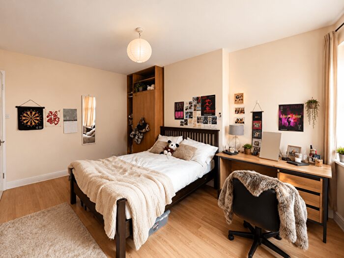 4 Bedroom Semi-Detached House To Rent In Harrington Drive, Lenton, Nottinngham, NG7