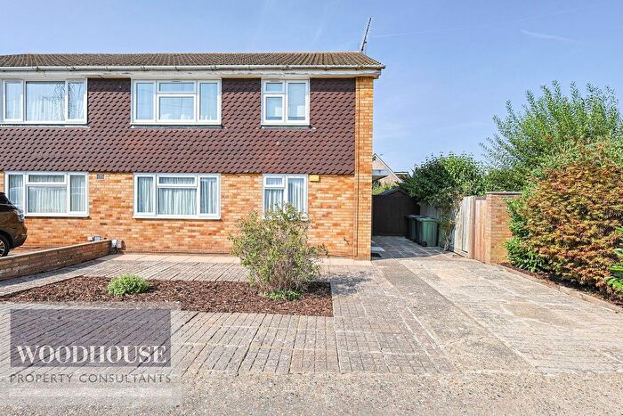 2 Bedroom Maisonette For Sale In Perrysfield Road, Cheshunt, EN8
