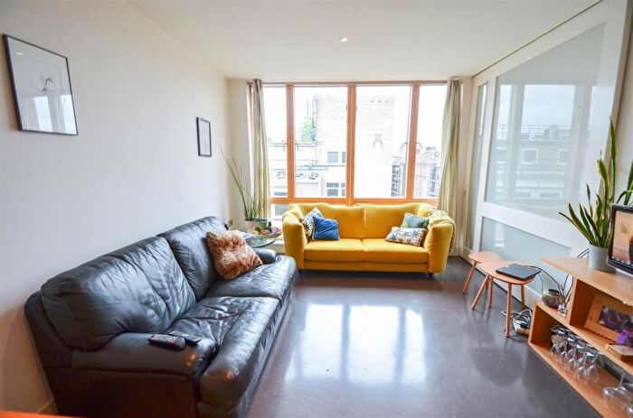 2 Bedroom Flat To Rent In The Timber Yard, Drysdale Street, London, N1