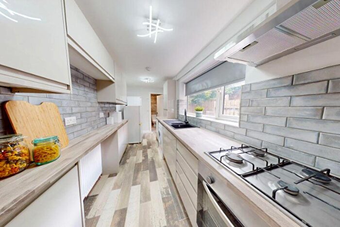5 Bedroom Terraced House To Rent In Hart Street, Nottingham, NG7