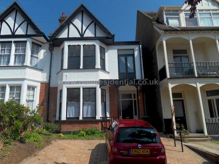 2 Bedroom Flat To Rent In Cobham Road, Westcliff On Sea, SS0