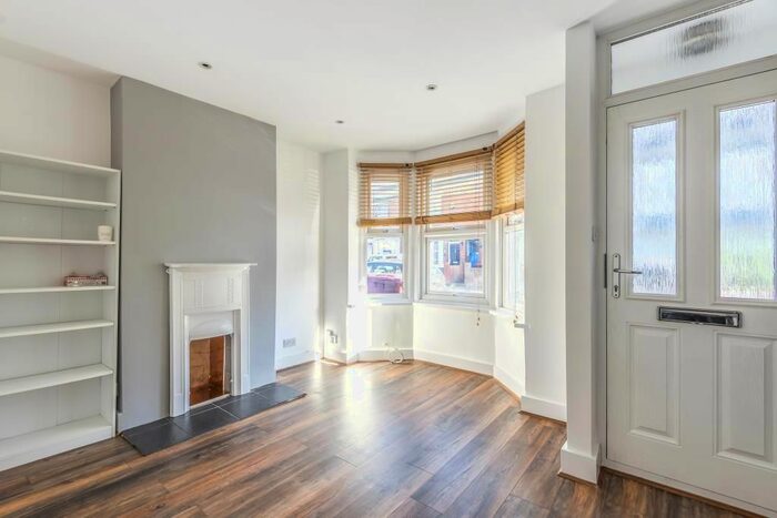 2 Bedroom Terraced House To Rent In Queens Road, Caversham, RG4