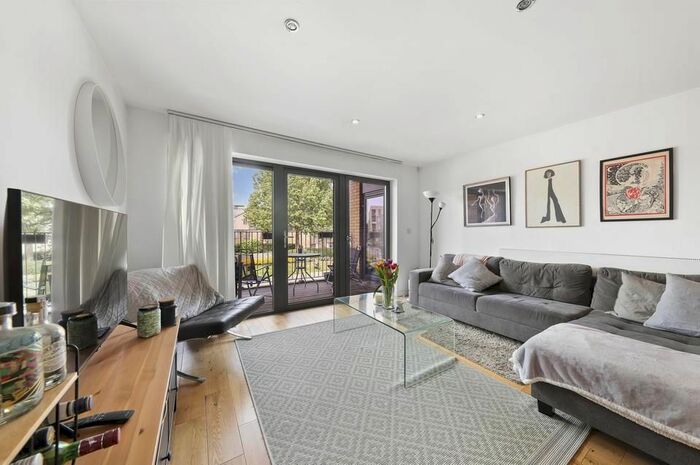 2 Bedroom Flat To Rent In Akerman Road, London, SW9