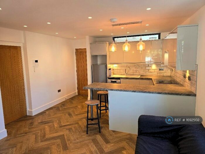 1 Bedroom Flat To Rent In Station Lane, Hornchurch, RM12