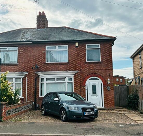 3 Bedroom Semi-Detached House To Rent In Hazel Gardens, Wisbech, PE13