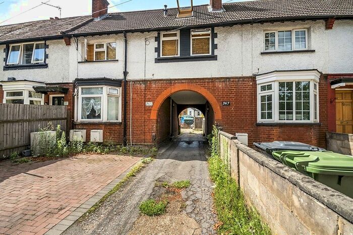 1 Bedroom Flat To Rent In Hook Road, Epsom, Surrey, KT19