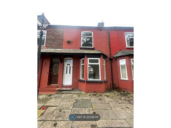 3 Bedroom Terraced House To Rent In Village Street, Salford, M7