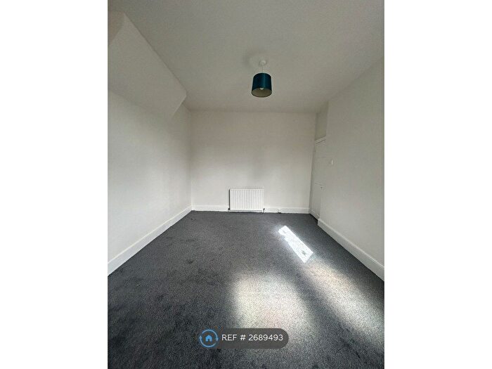 3 Bedroom Terraced House To Rent In Grosvenor Road, London, E10