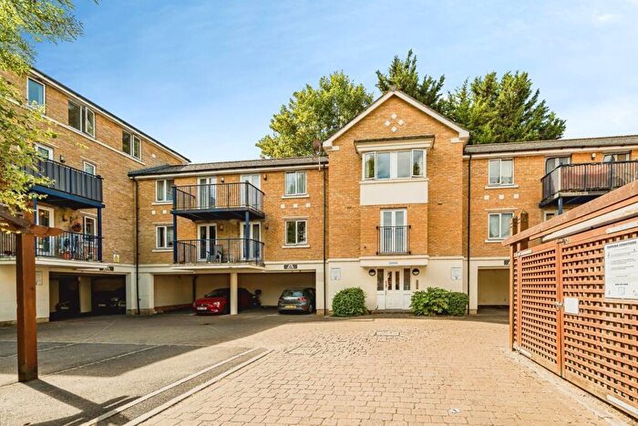 2 Bedroom Flat To Rent In West End Road, High Wycombe, HP11