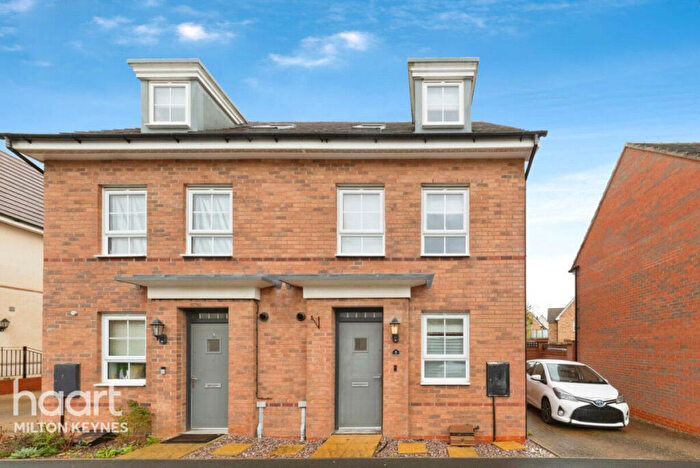 4 Bedroom Semi Detached House To Rent In Tiberius Drive, Fairfields, MK11