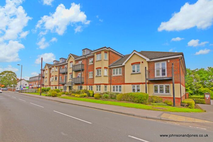 1 Bedroom Flat To Rent In Eastworth Road, Chertsey, KT16