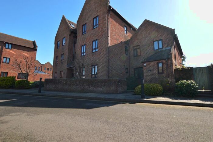 2 Bedroom Flat To Rent In The Parchment, Havant, PO9