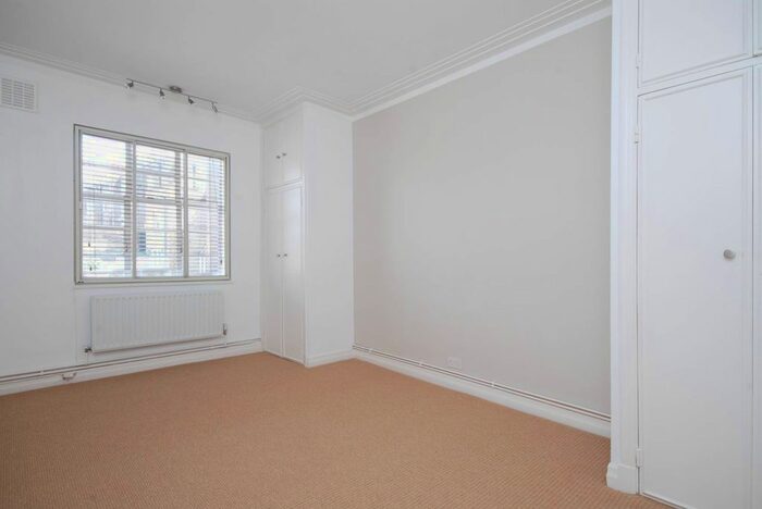 2 Bedroom Flat To Rent In Gloucester Road, South Kensington, London, SW7