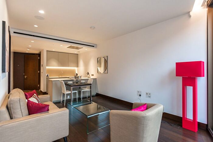 1 Bedroom Flat To Rent In Kings Gate Walk, Victoria, SW1E