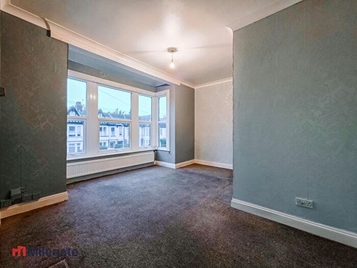 1 Bedroom Flat To Rent In Finchley Road, Westcliff-On-Sea, SS0