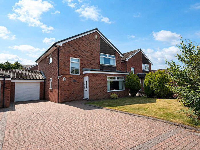 3 Bedroom Link Detached House For Sale In Brackenway, Comberbach, Northwich, CW9