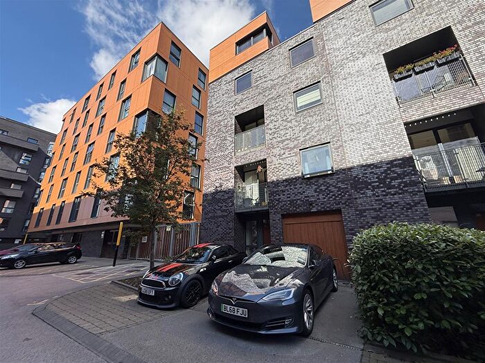 2 Bedroom Town House For Sale In The Mews, Advent Way, Manchester, M4