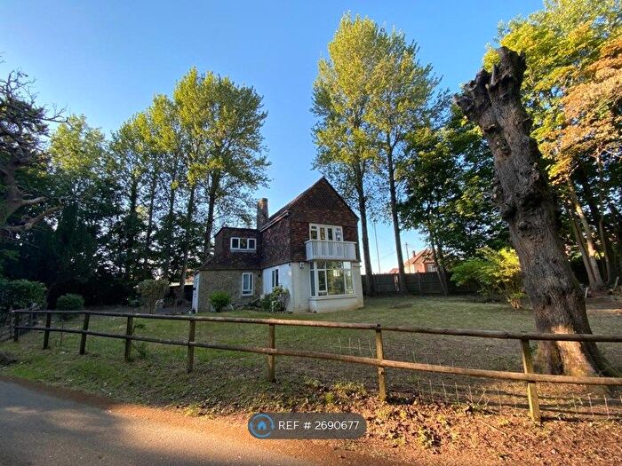 3 Bedroom Detached House To Rent In Castle Street, Bletchingley, Redhill, RH1