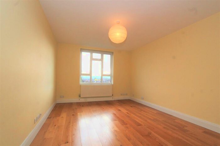 1 Bedroom Apartment To Rent In Buckingham Lodge, Muswell Hill, N10