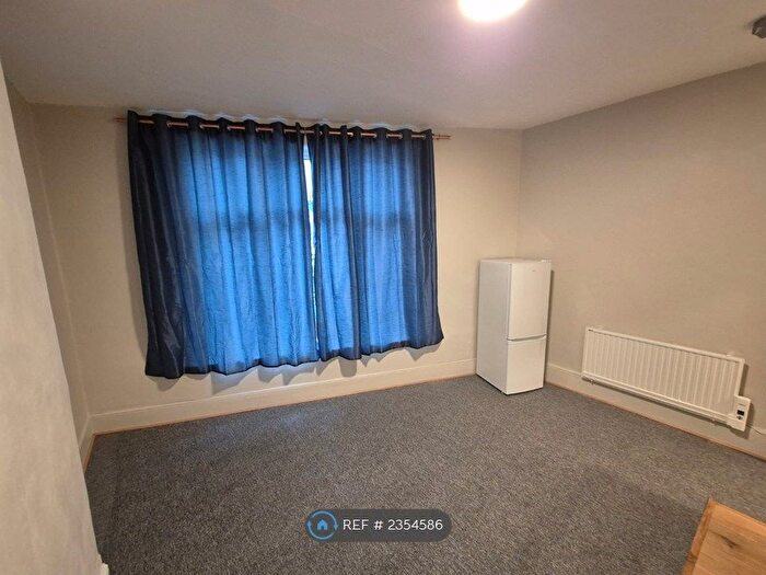 1 Bedroom Flat To Rent In Clarence Road, London, E5