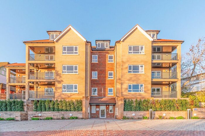 2 Bedroom Flat For Sale In Riddlesdown Road, Purley, CR8