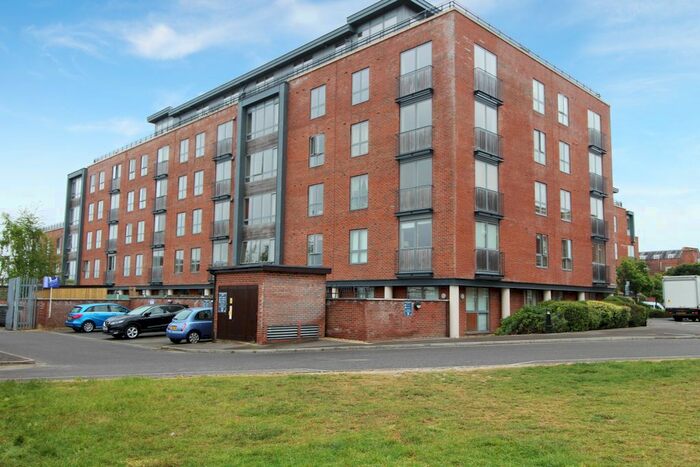 2 Bedroom Flat To Rent In Weevil Lane, Gosport, PO12
