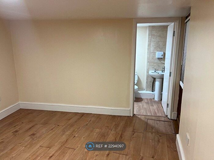 2 Bedroom Flat To Rent In Barking Road, London, E6