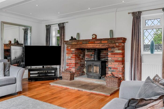 5 Bedroom Detached House For Sale In Herbert Road, Hornchurch, RM11