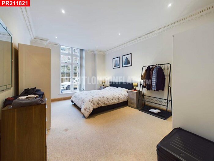 1 Bedroom Flat To Rent In School Mews, Shadwell, – Bedroom Flat, E1