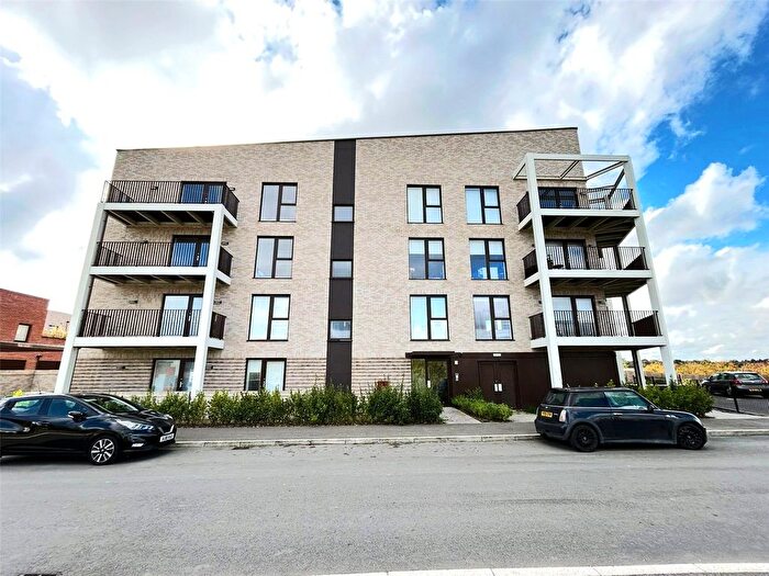 2 Bedroom Flat To Rent In Genome Close, Cambridge, Cambridgeshire, CB3