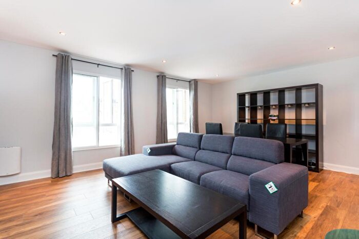 2 Bedroom Apartment To Rent In Durward Street, London, E1