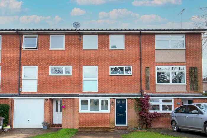 3 Bedroom Town House To Rent In Aplins Close, Harpenden, AL5