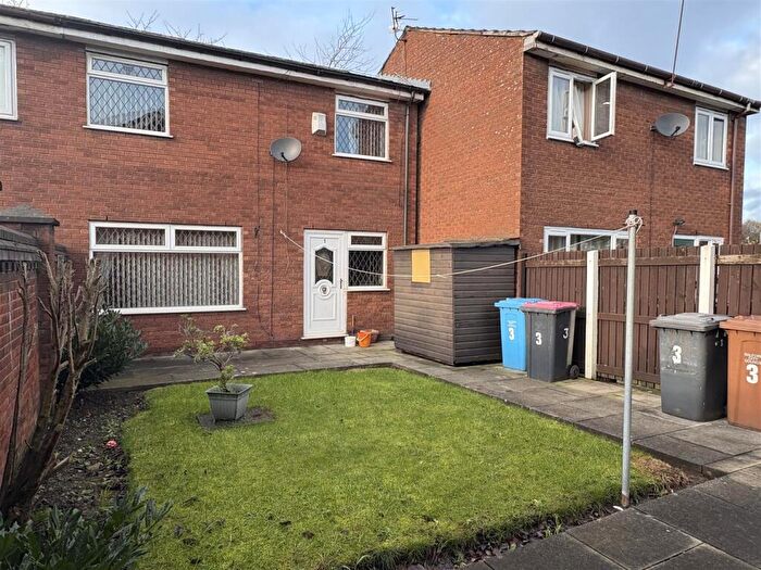2 Bedroom End Of Terrace House For Sale In Crowther Avenue, Salford, M5