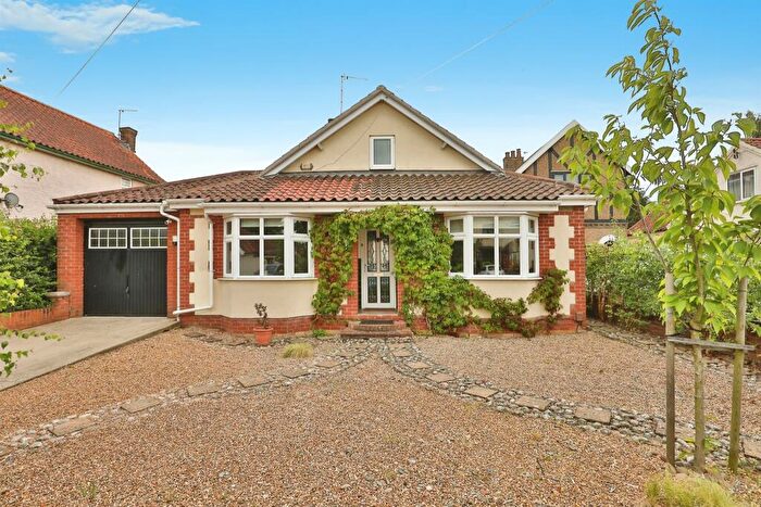 4 Bedroom Detached House For Sale In Alford Grove, Norwich, NR7