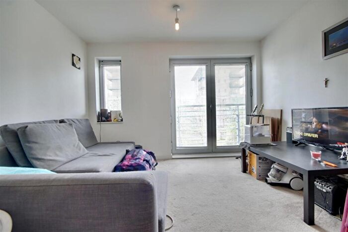 1 Bedroom Flat To Rent In Richmond House, Bonfire Corner, Portsmouth, PO1