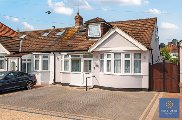 3 Bedroom Semi-Detached Bungalow For Sale In Redriff Road, Romford, RM7