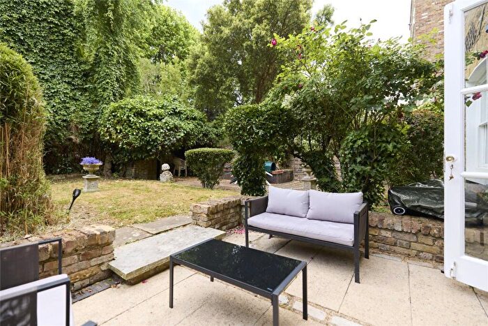 2 Bedroom Apartment To Rent In Carlton Hill, London, NW8