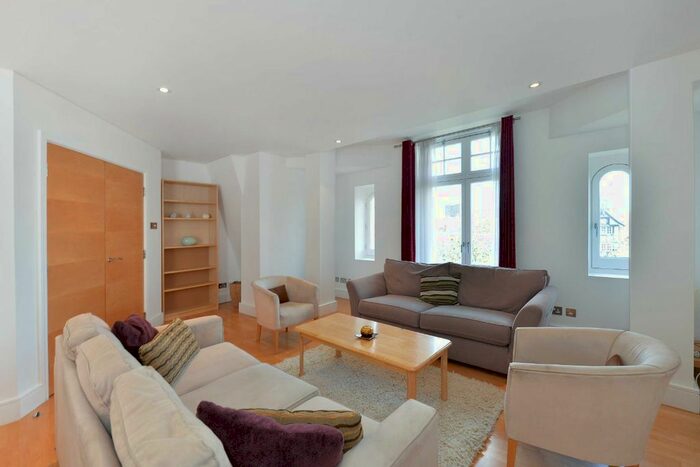 2 Bedroom Flat To Rent In Clarendon Court, Maida Vale, London, W9