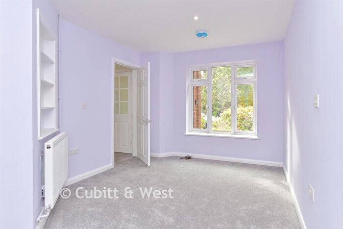 1 Bedroom Semi-Detached Bungalow For Sale In Winterbourne Lane, Lewes, East Sussex, BN7