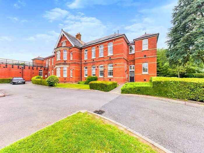 2 Bedroom Apartment To Rent In St Leonards, Oak Tree Way, Horsham, RH13