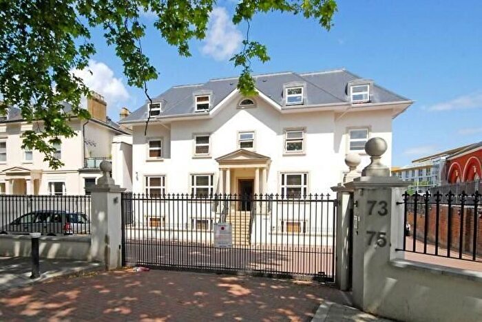 2 Bedroom Flat To Rent In High Street, London, N8