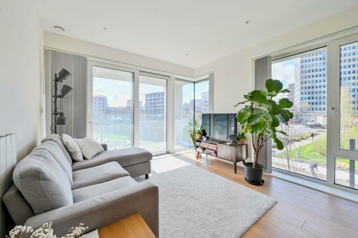 2 Bedroom Flat To Rent In Judde House, Woolwich Riverside, London, SE18