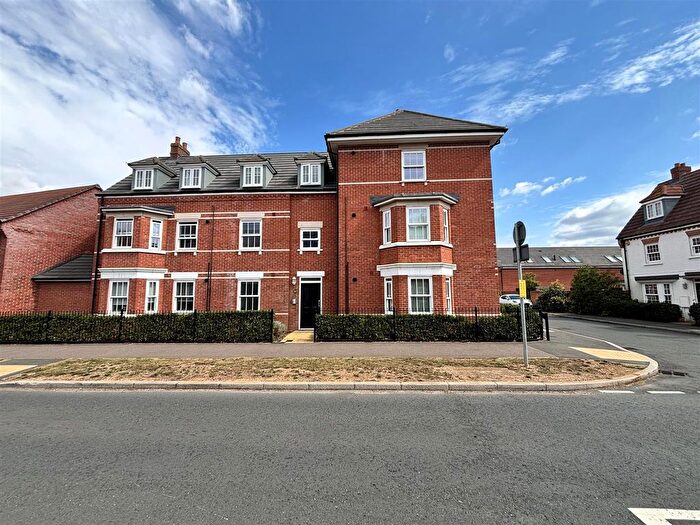 2 Bedroom Flat For Sale In Anglia Way, Great Denham, Bedford, MK40