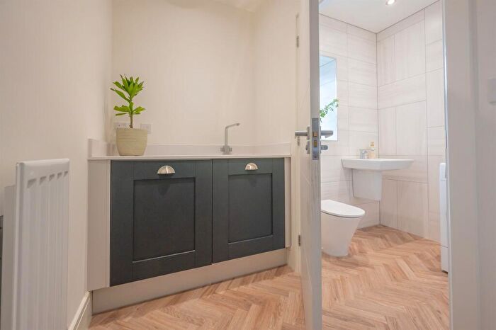 5 Bedroom Detached House For Sale In Florence Grove, Market Harborough, LE16